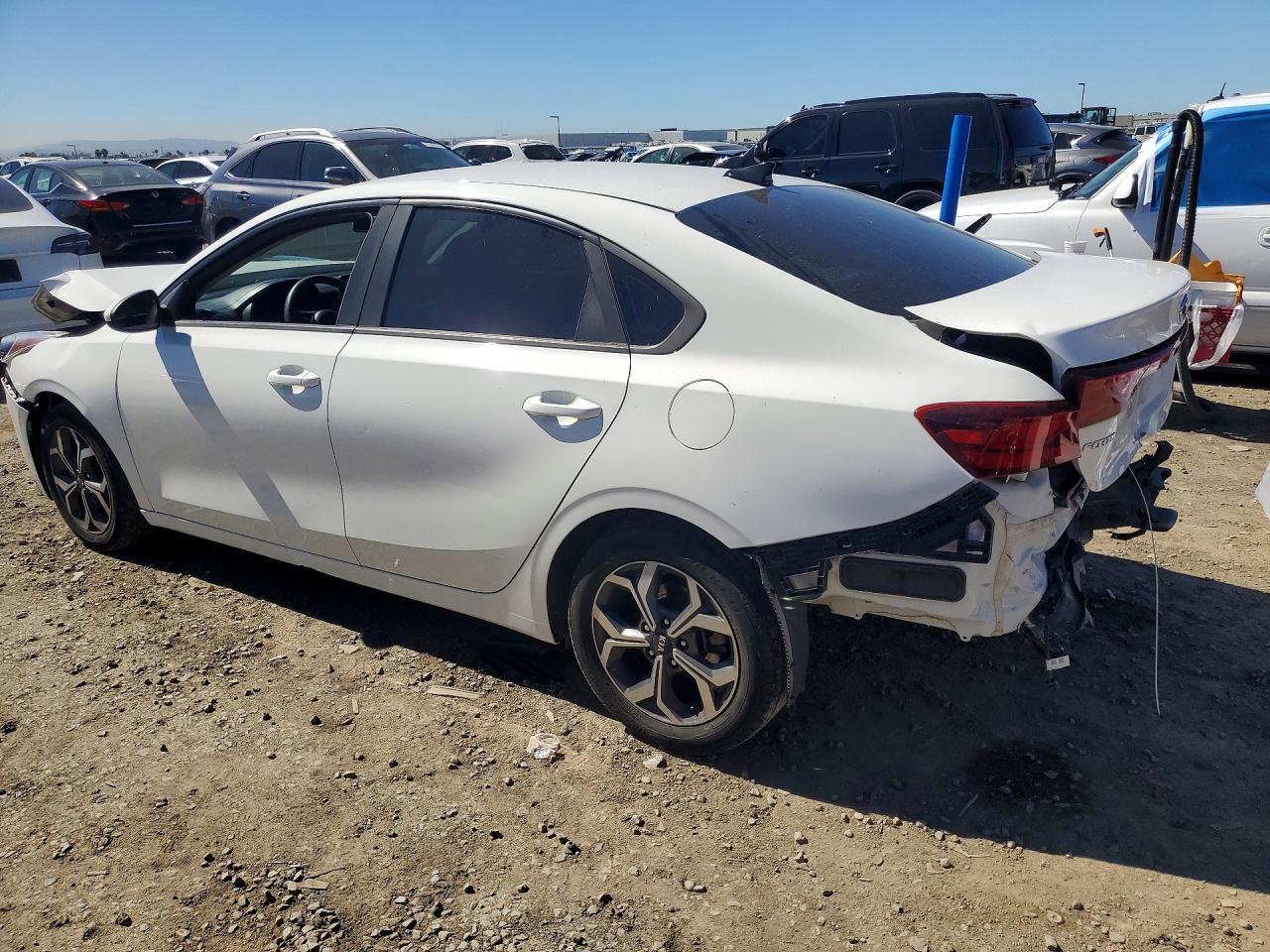 2020 Kia Forte Lxs - Фото 2