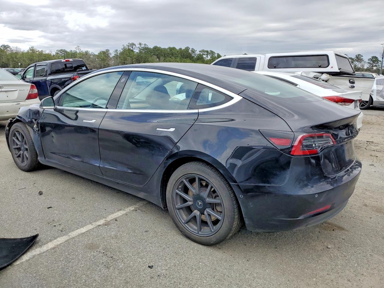2018 Tesla Model 3 - Image 2