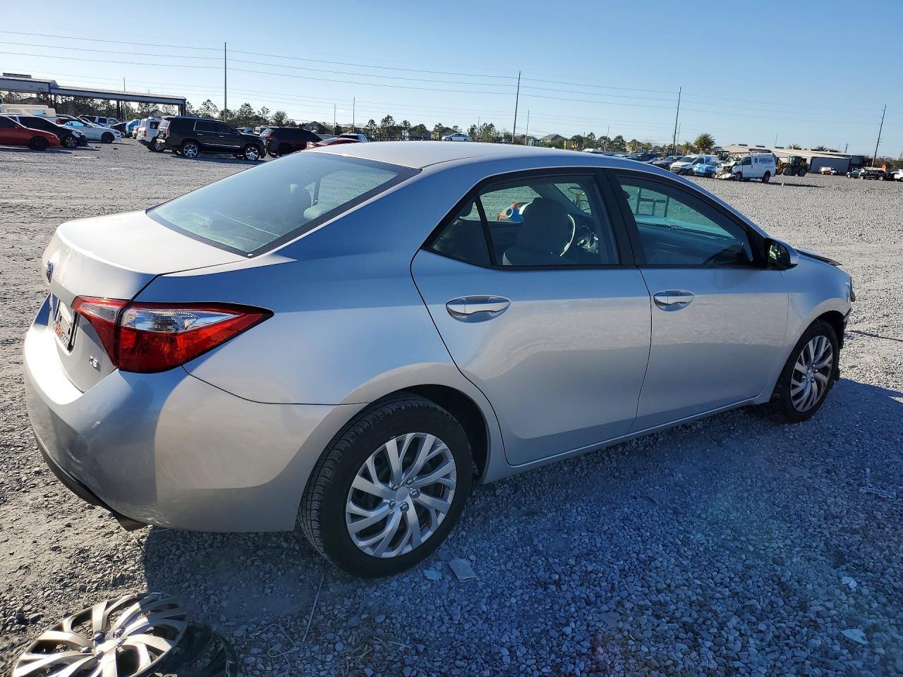 2015 Toyota Corolla Le - Image 3