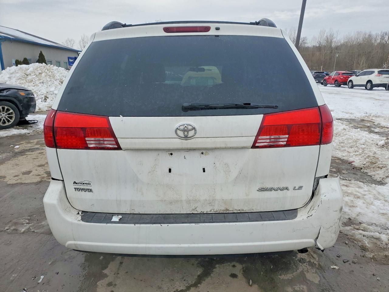 2005 Toyota Sienna Le 7 Passenger - Image 6