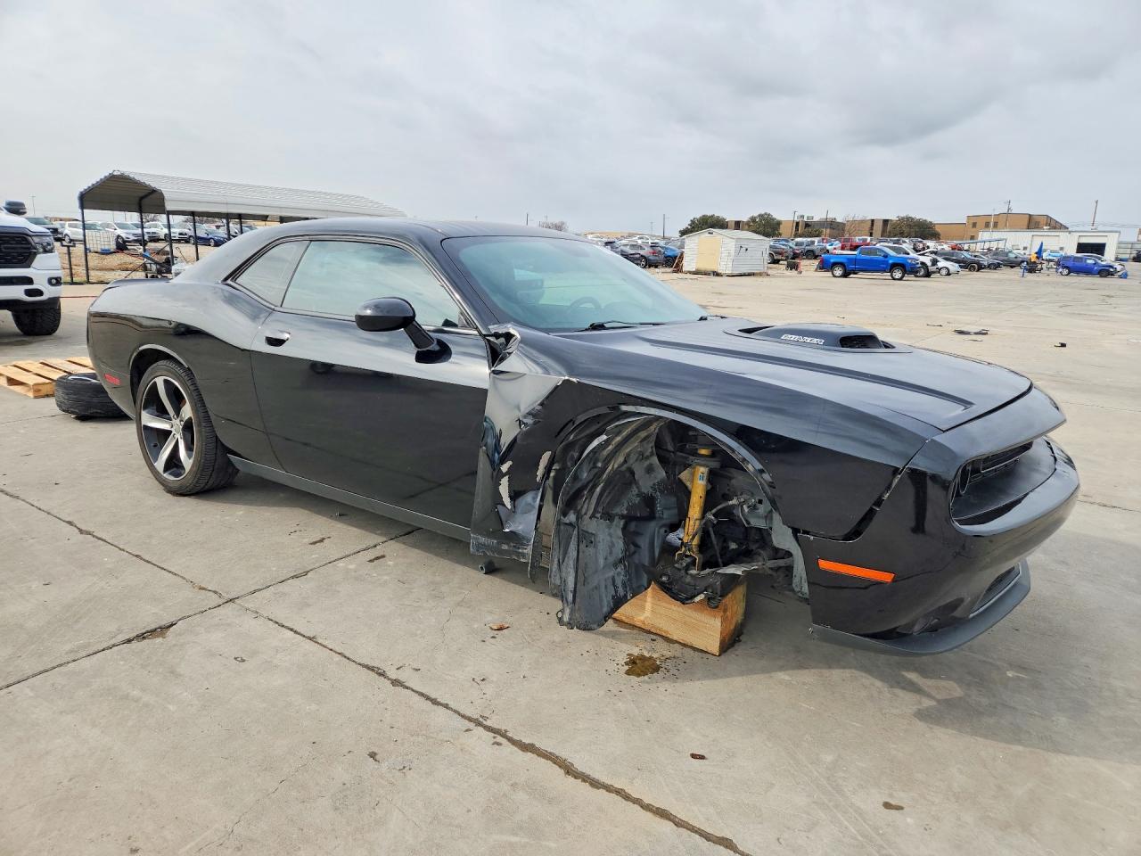2016 Dodge Challenger R - Image 4