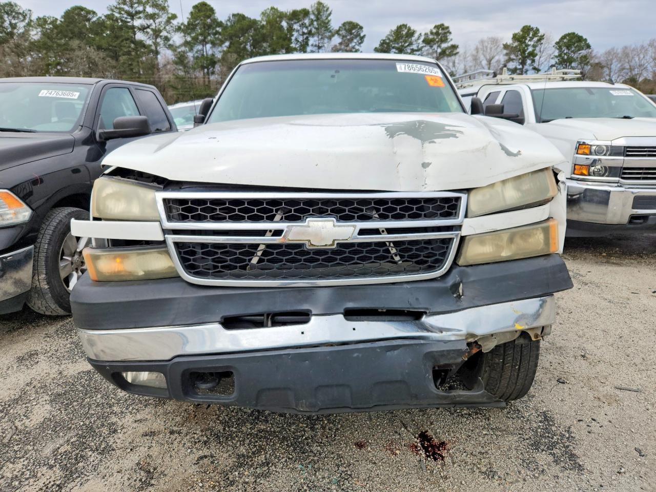 2007 Chevrolet Silverado C2500 Heavy Duty - Image 5