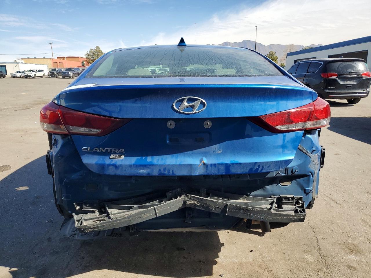2018 Hyundai Elantra Se - Image 6