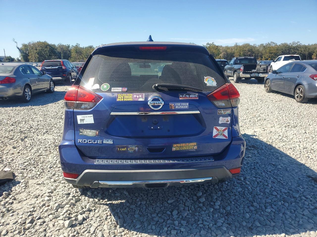 2017 Nissan Rogue S - Image 6