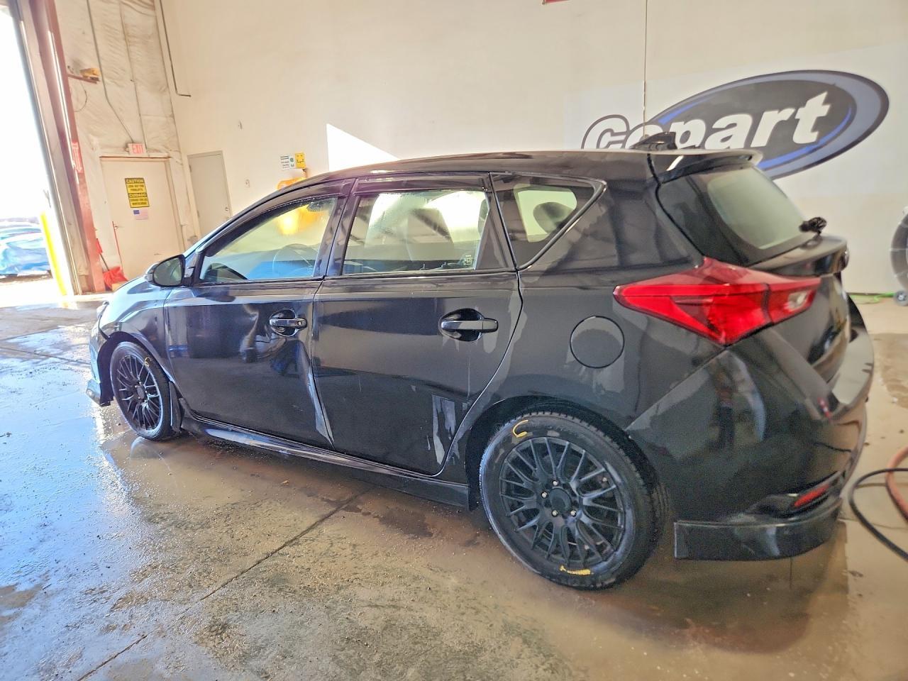 2017 Toyota Corolla Im Base - Фото 2