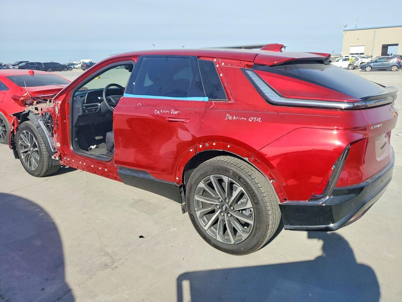 2025 Cadillac Lyriq Sport - Фото 2