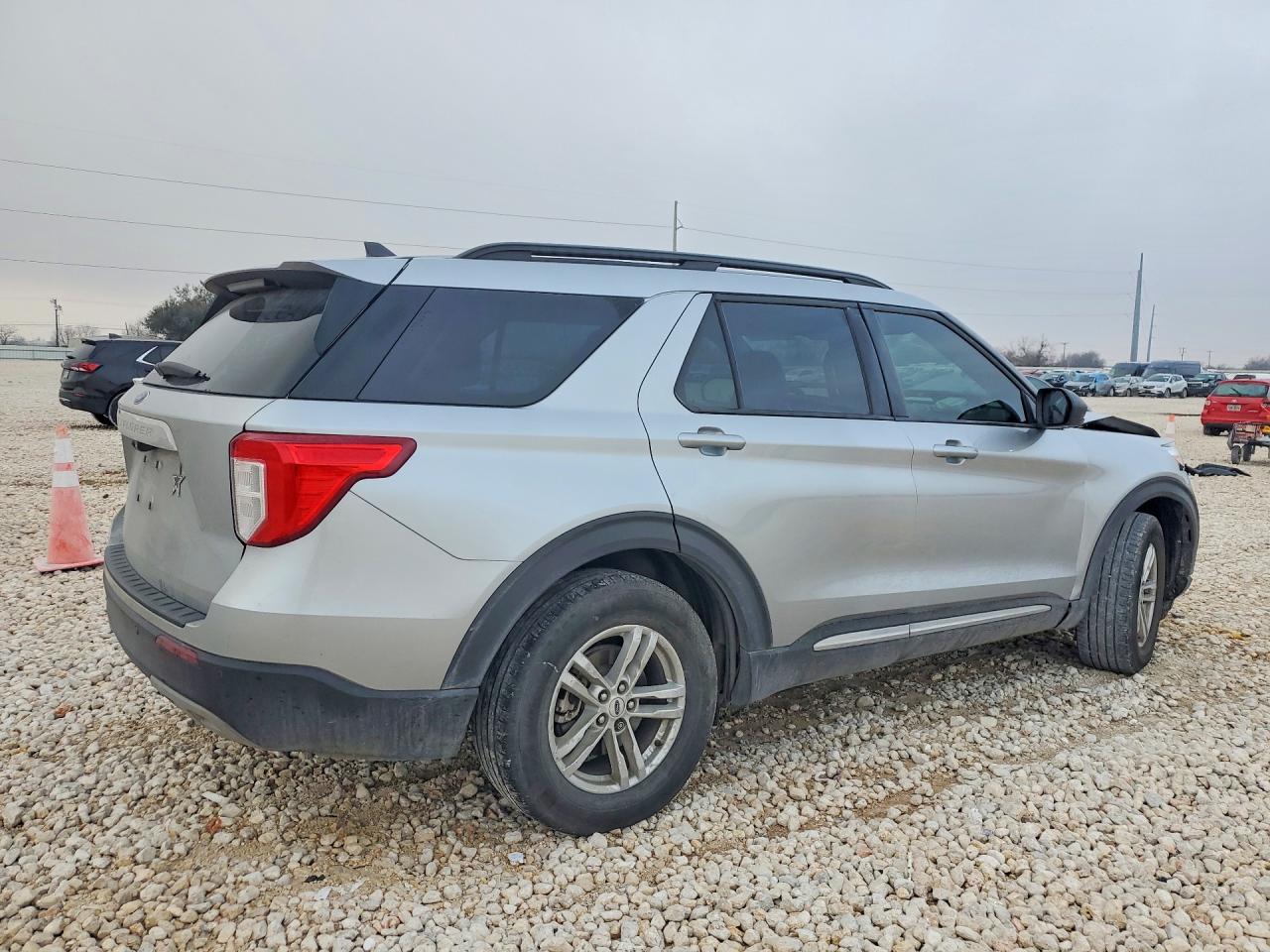 2023 Ford Explorer X - Фото 3