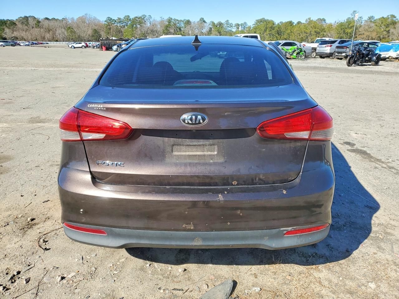 2017 Kia Forte Lx - Image 6