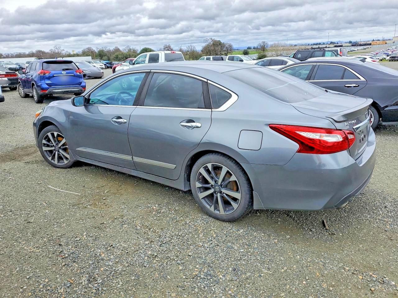 2016 Nissan Altima 2.5 Sr - Фото 2