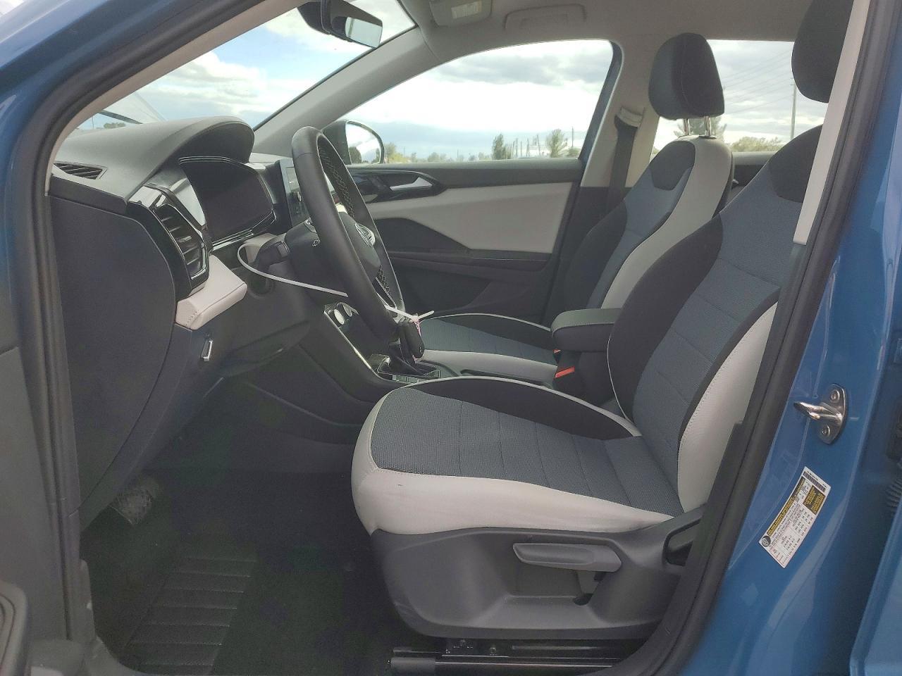 2025 Volkswagen Taos S - Image 7