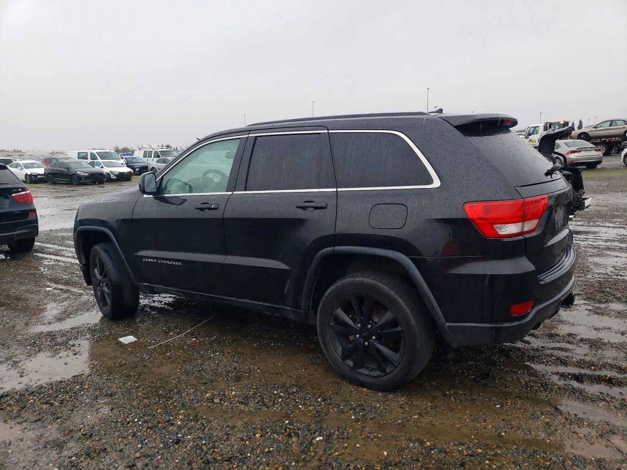 2013 Jeep Grand Cherokee Laredo - Image 2