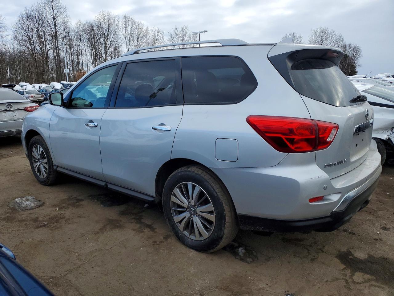 2019 Nissan Pathfinder S - Фото 2