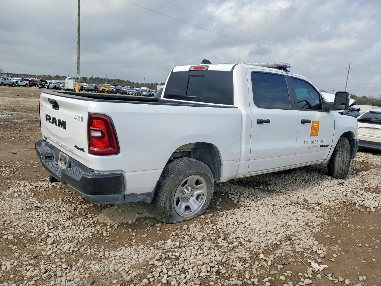 2025 Ram 1500 Tradesman - Фото 3