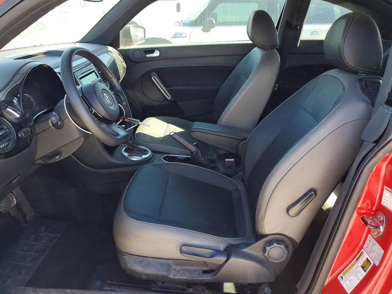 2015 Volkswagen Beetle 1.8T - Фото 7