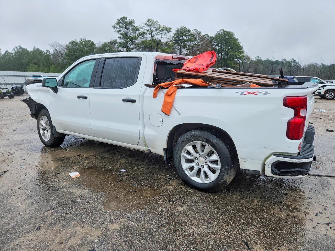 2024 Chevrolet Silverado K1500 Custom - Фото 2