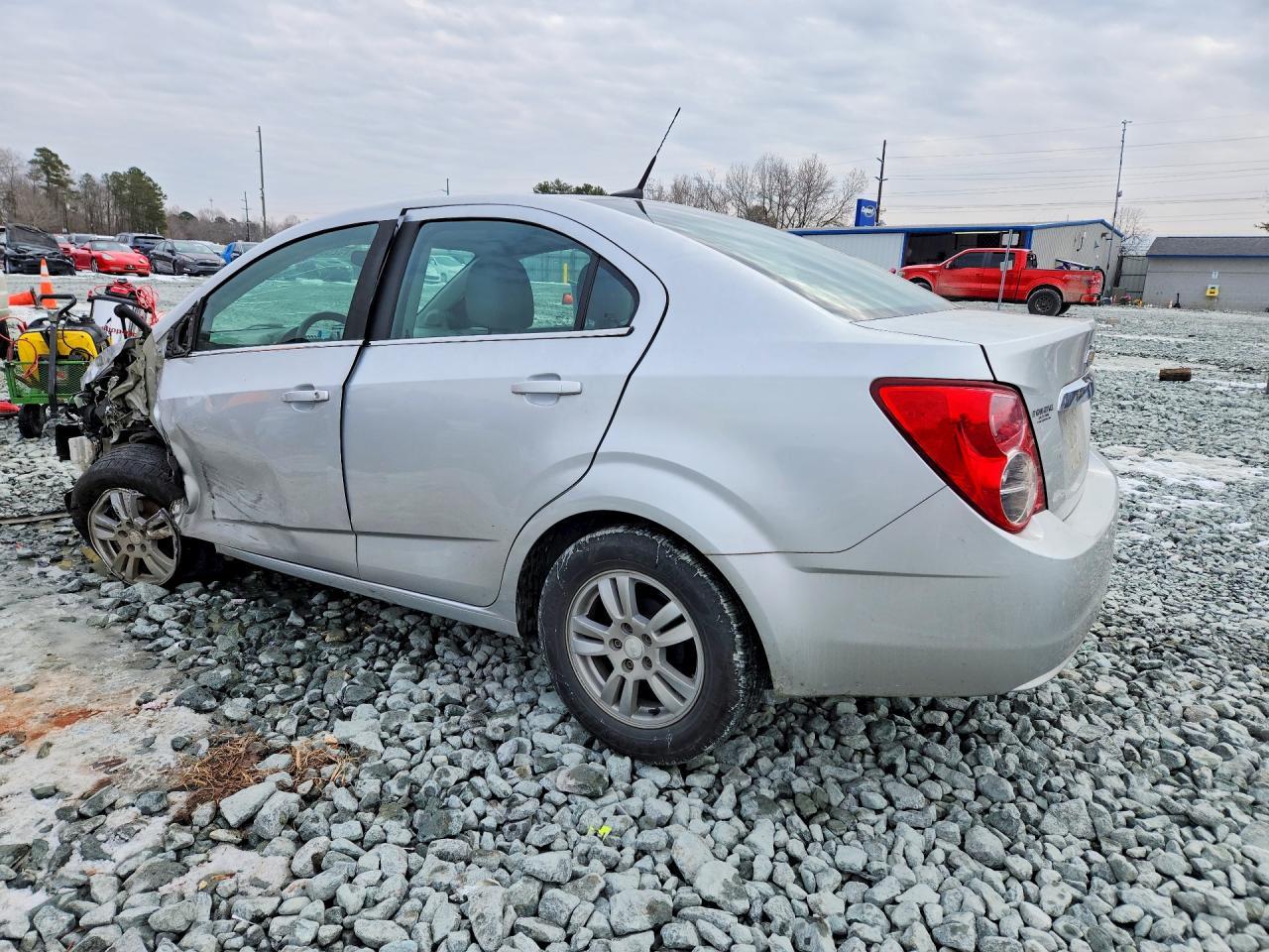 2014 Chevrolet Sonic Lt - Фото 2