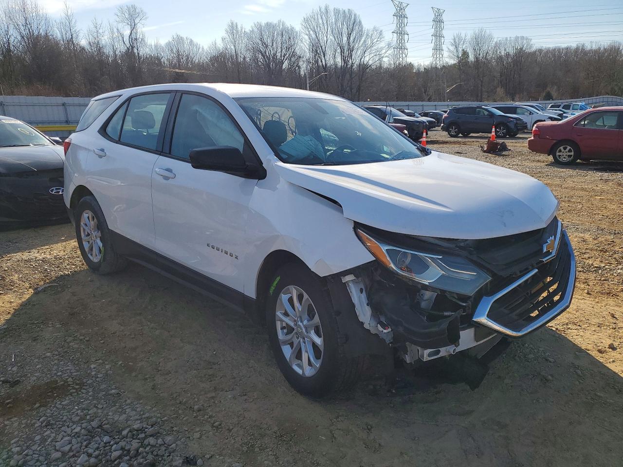 2018 Chevrolet Equinox Ls - Image 4
