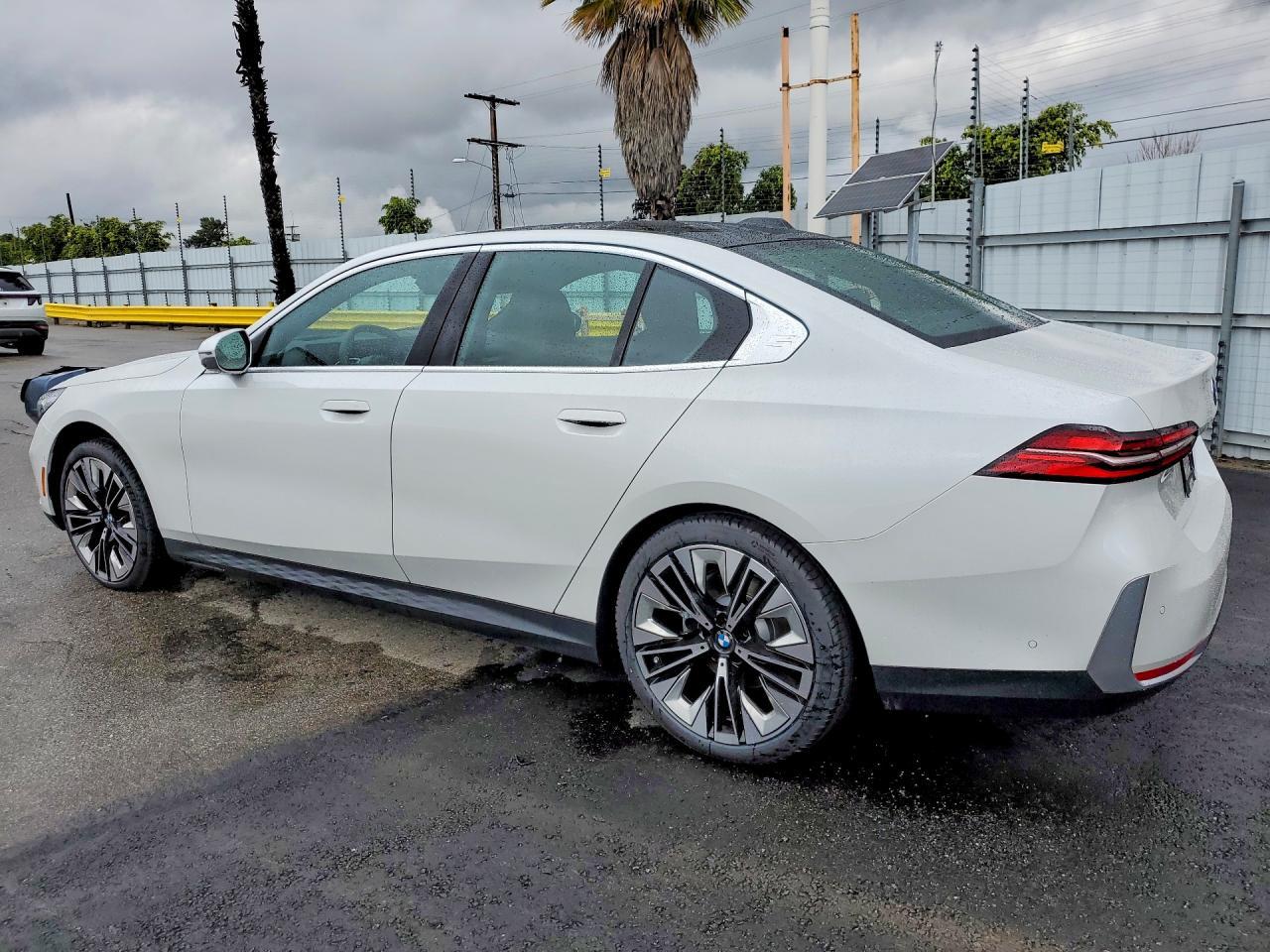 2026 BMW 530 I - Image 2