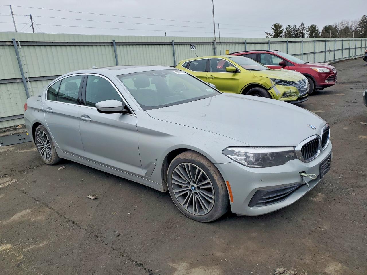 2019 BMW 530Xe - Image 4