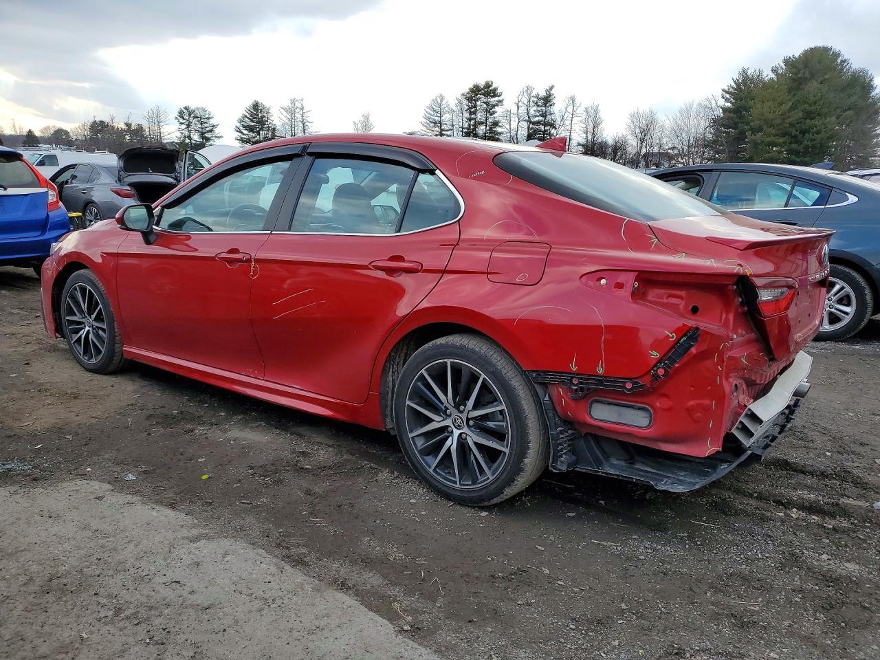2022 Toyota Camry Se - Фото 2