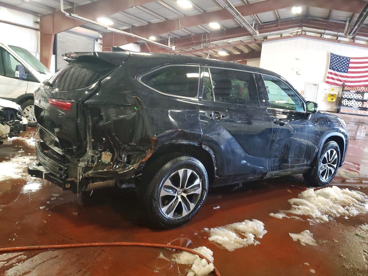 2022 Toyota Highlander Xle - Фото 3