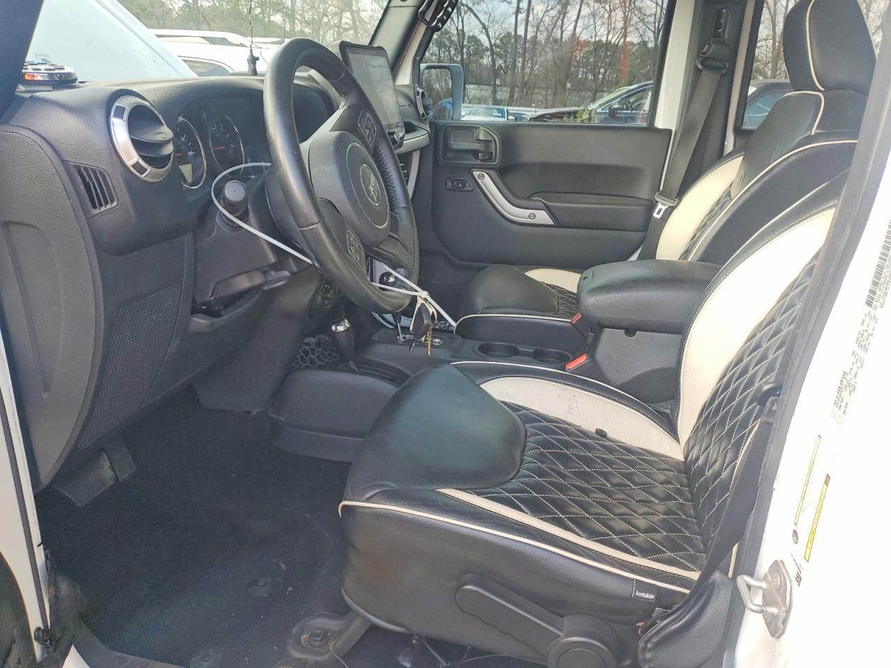2016 Jeep Wrangler Unlimited Sahara - Фото 7