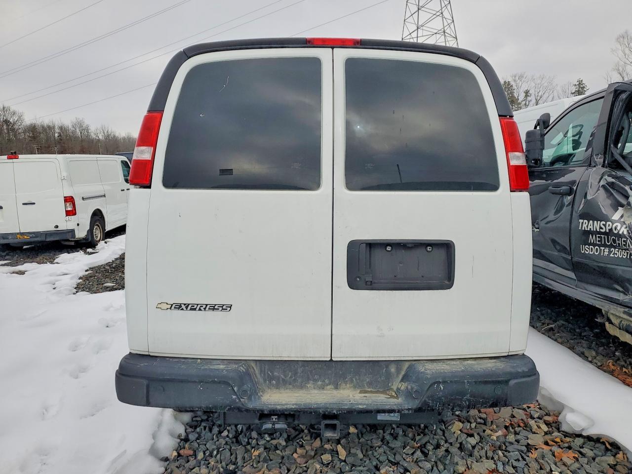 2022 Chevrolet Express G3500 Utility / Service Van - Фото 6
