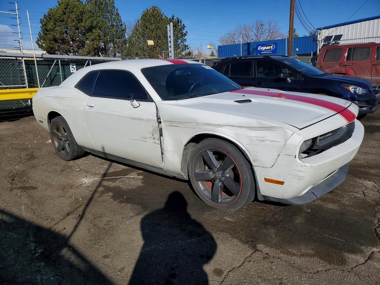 2014 Dodge Challenger Sxt - Image 4