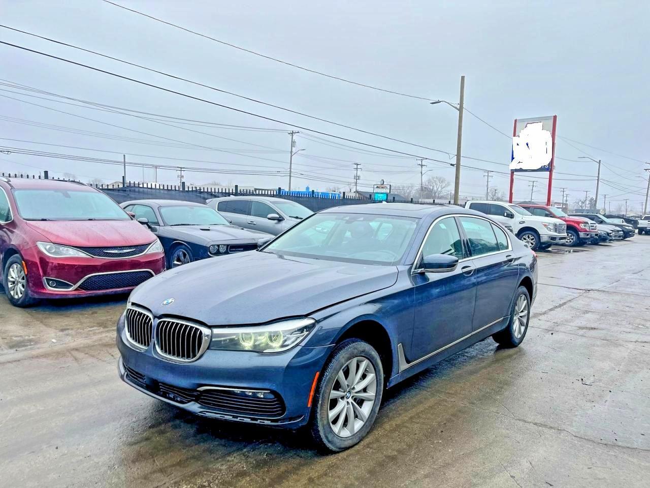 2018 BMW 740 Xi - Image 2