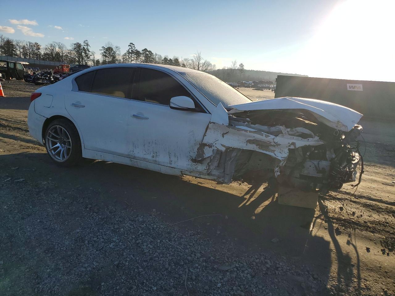 2017 Infiniti Q50 Premium - Image 4