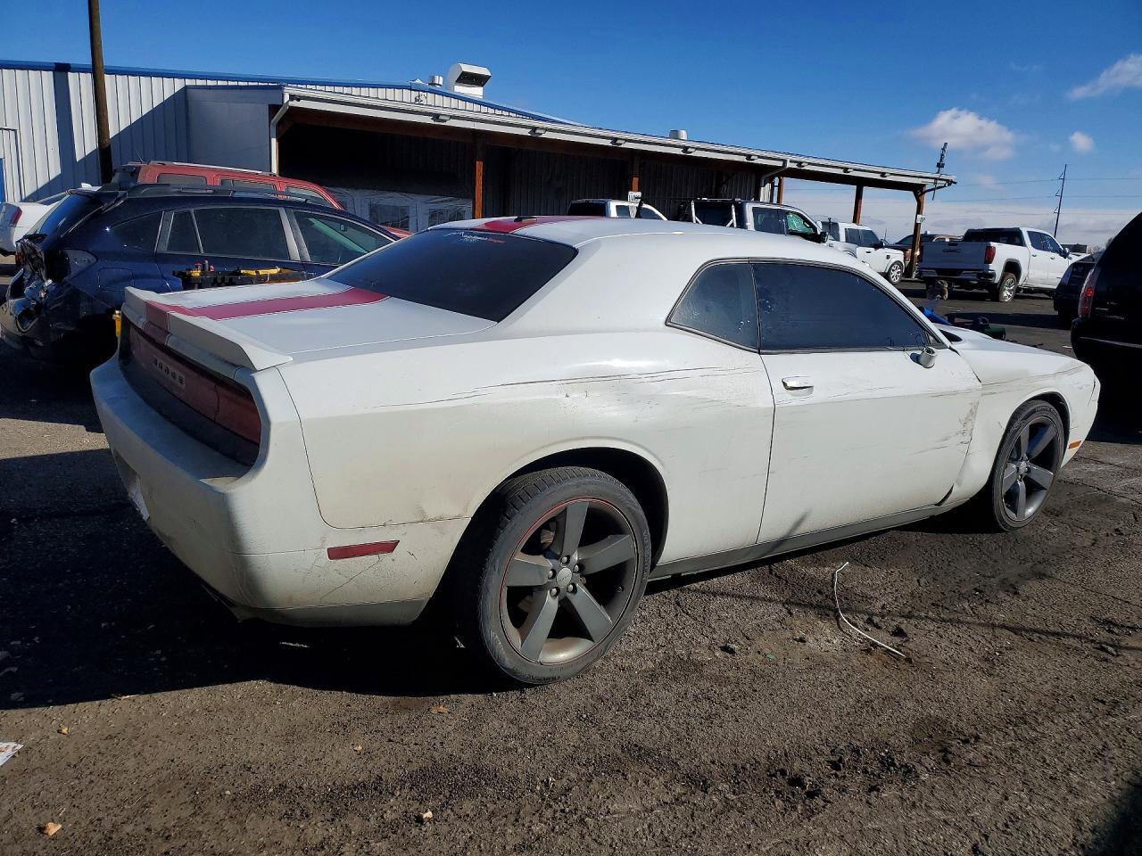 2014 Dodge Challenger Sxt - Image 3