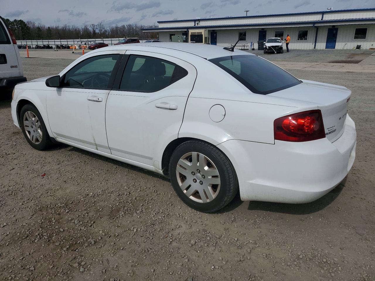 2013 Dodge Avenger - Image 2