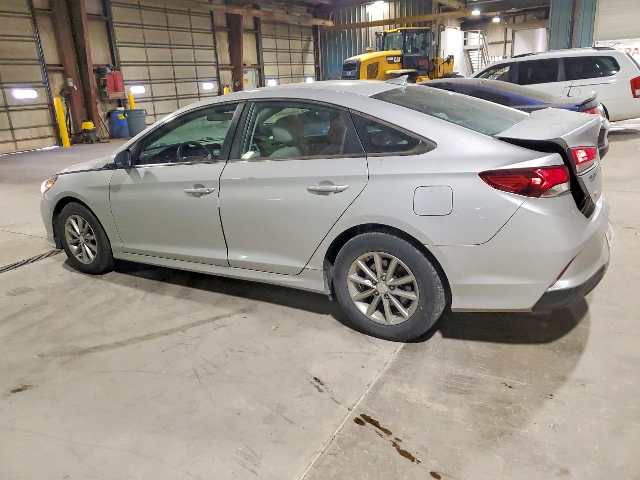 2019 Hyundai Sonata Se - Фото 2