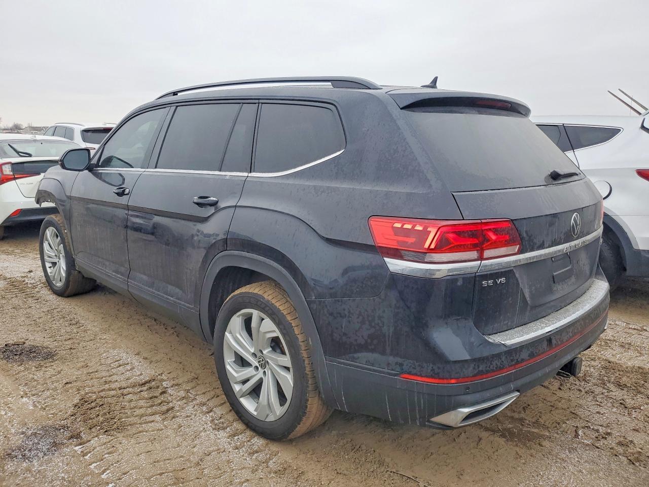 2022 Volkswagen Atlas Se - Image 2