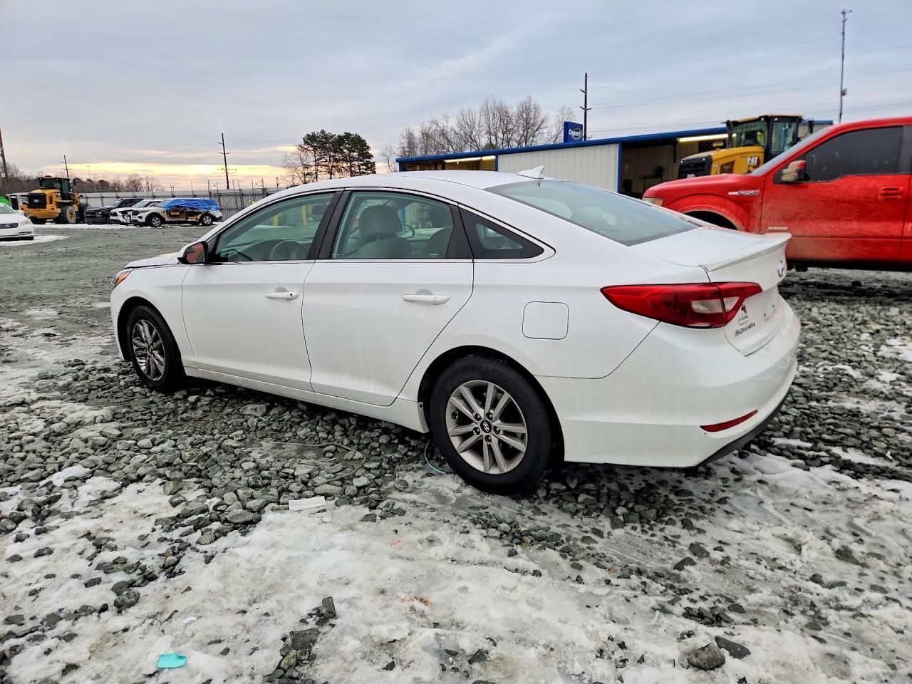 2015 Hyundai Sonata Se - Image 2