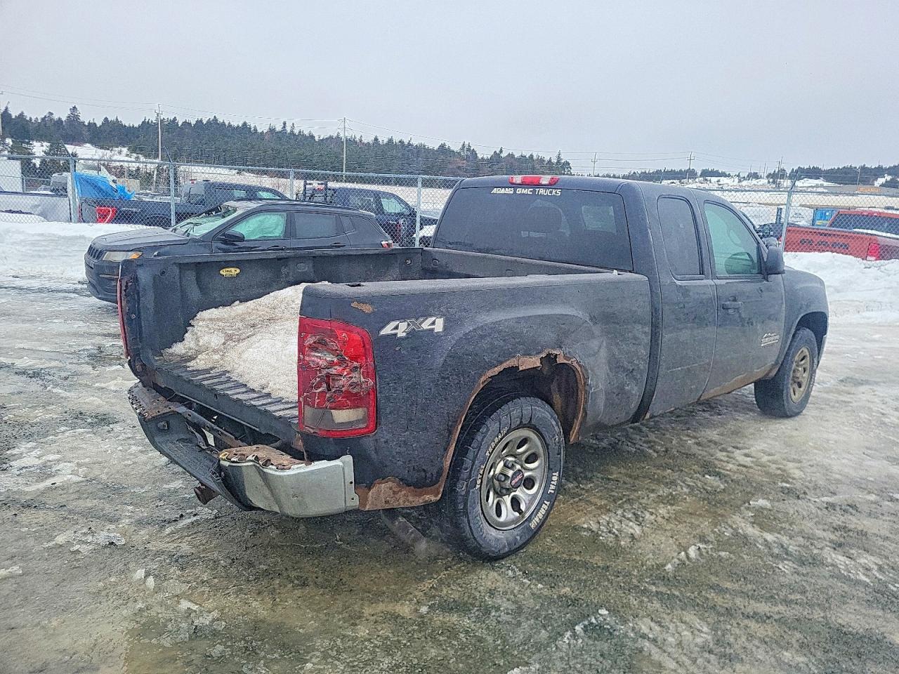 2011 GMC Sierra K1500 Sl - Image 3