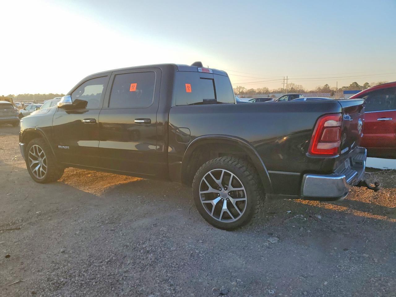 2022 Ram 1500 4Wd V8 Crew Cab 5.7L Laramie - Фото 2