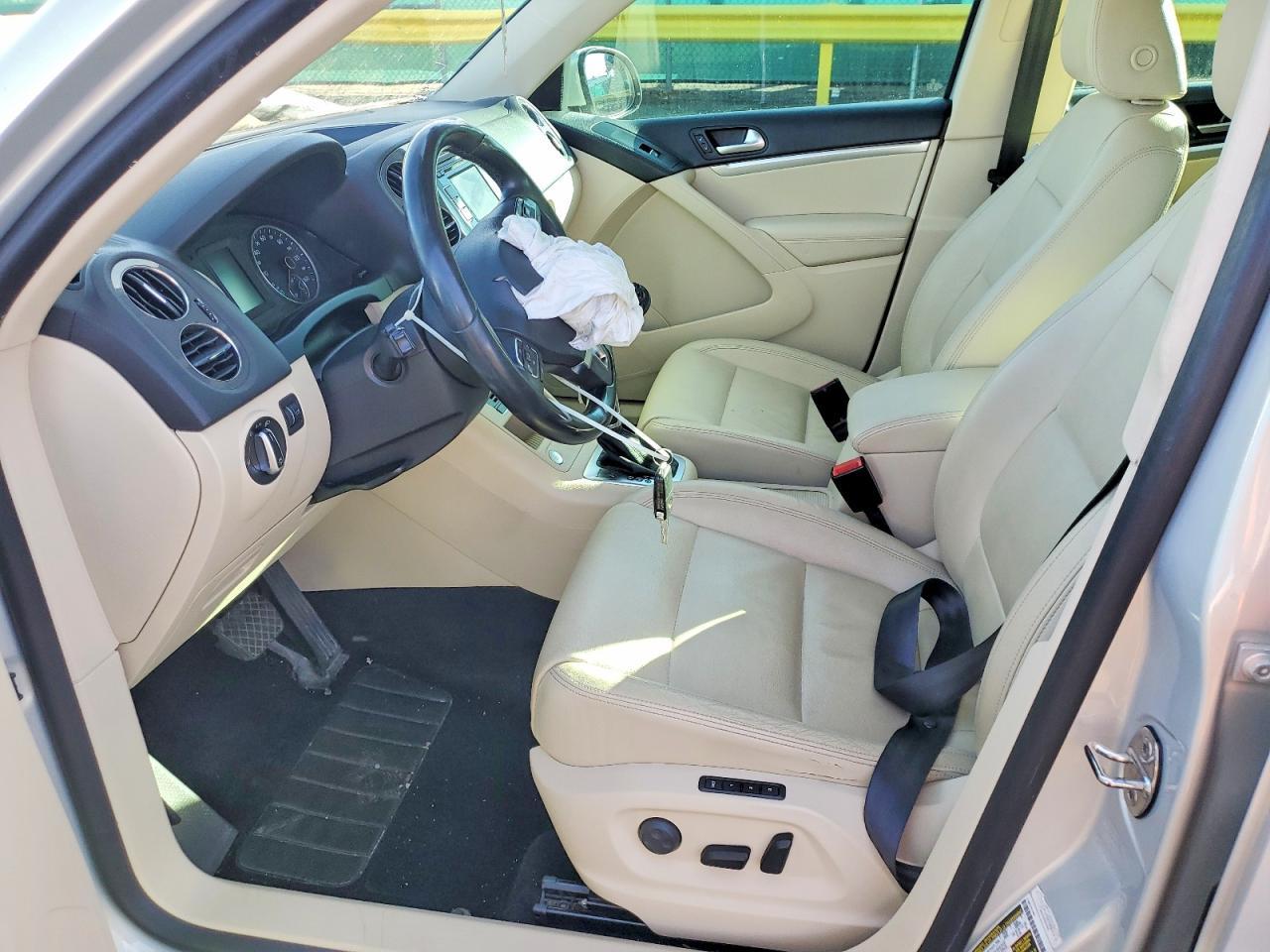 2013 Volkswagen Tiguan S - Image 7