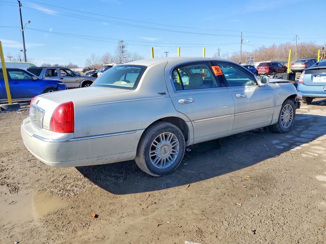 2007 Lincoln Town Car - Фото 3