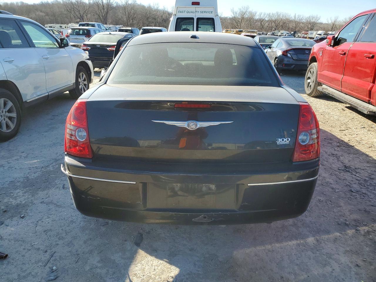 2010 Chrysler 300 Touring - Фото 6