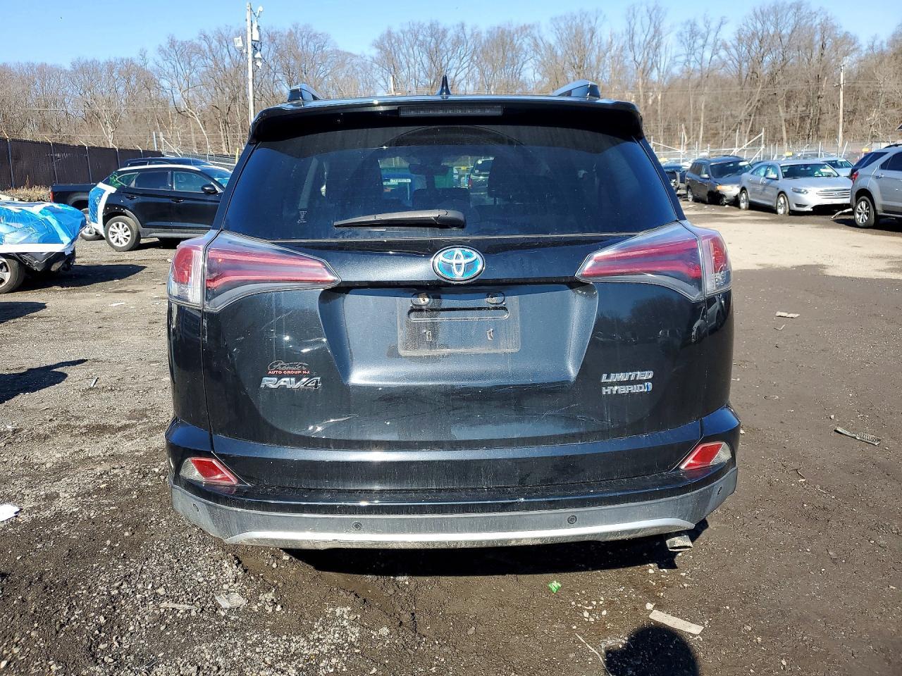 2016 Toyota Rav4 Hybrid Limited - Image 6