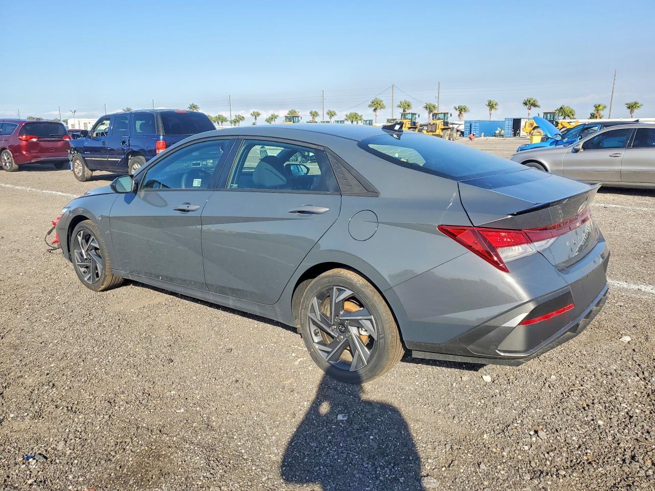 2025 Hyundai Elantra Sel Sport - Фото 2