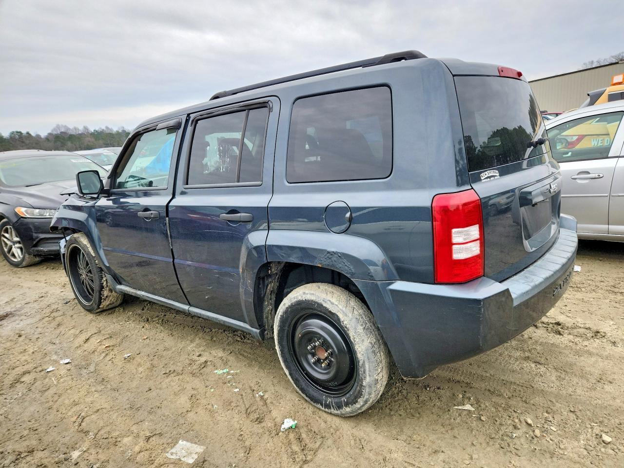 2008 Jeep Patriot Sport - Image 2
