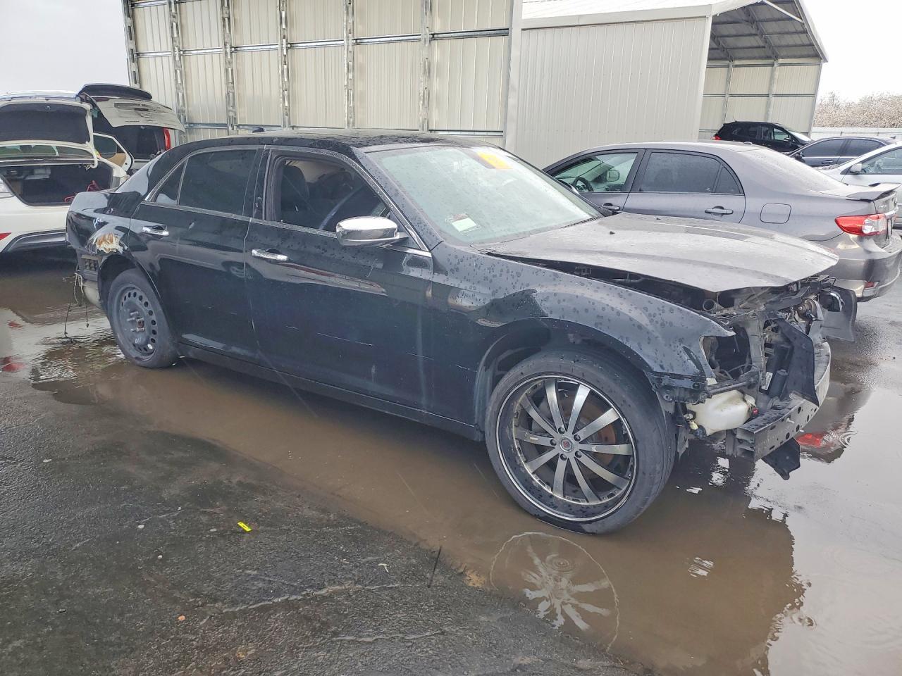 2016 Chrysler 300C - Image 4