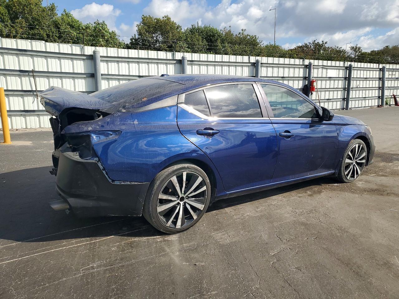 2019 Niss Altima 2.5 Sr - Фото 3