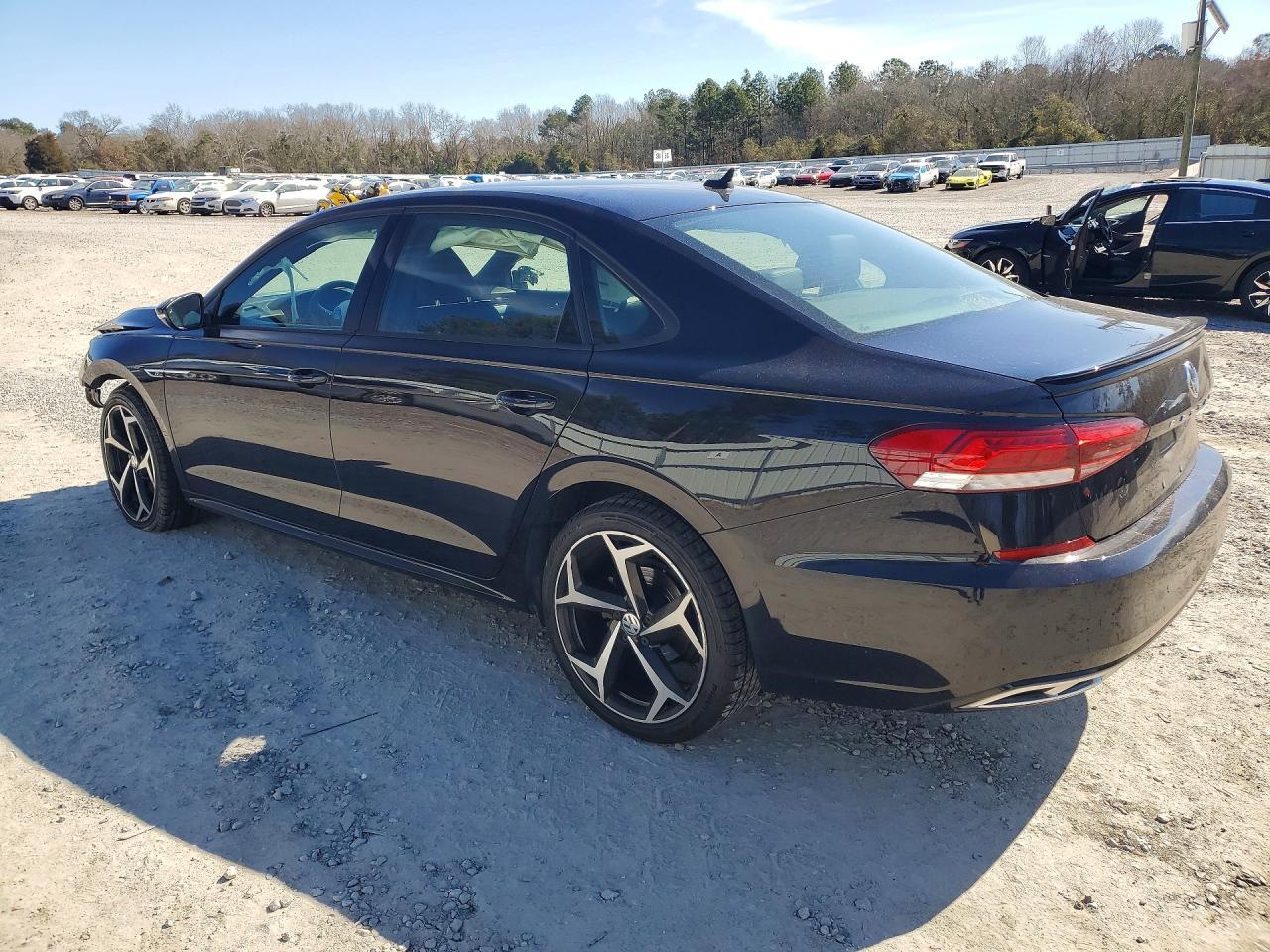 2021 Volkswagen Passat R-Line - Фото 2