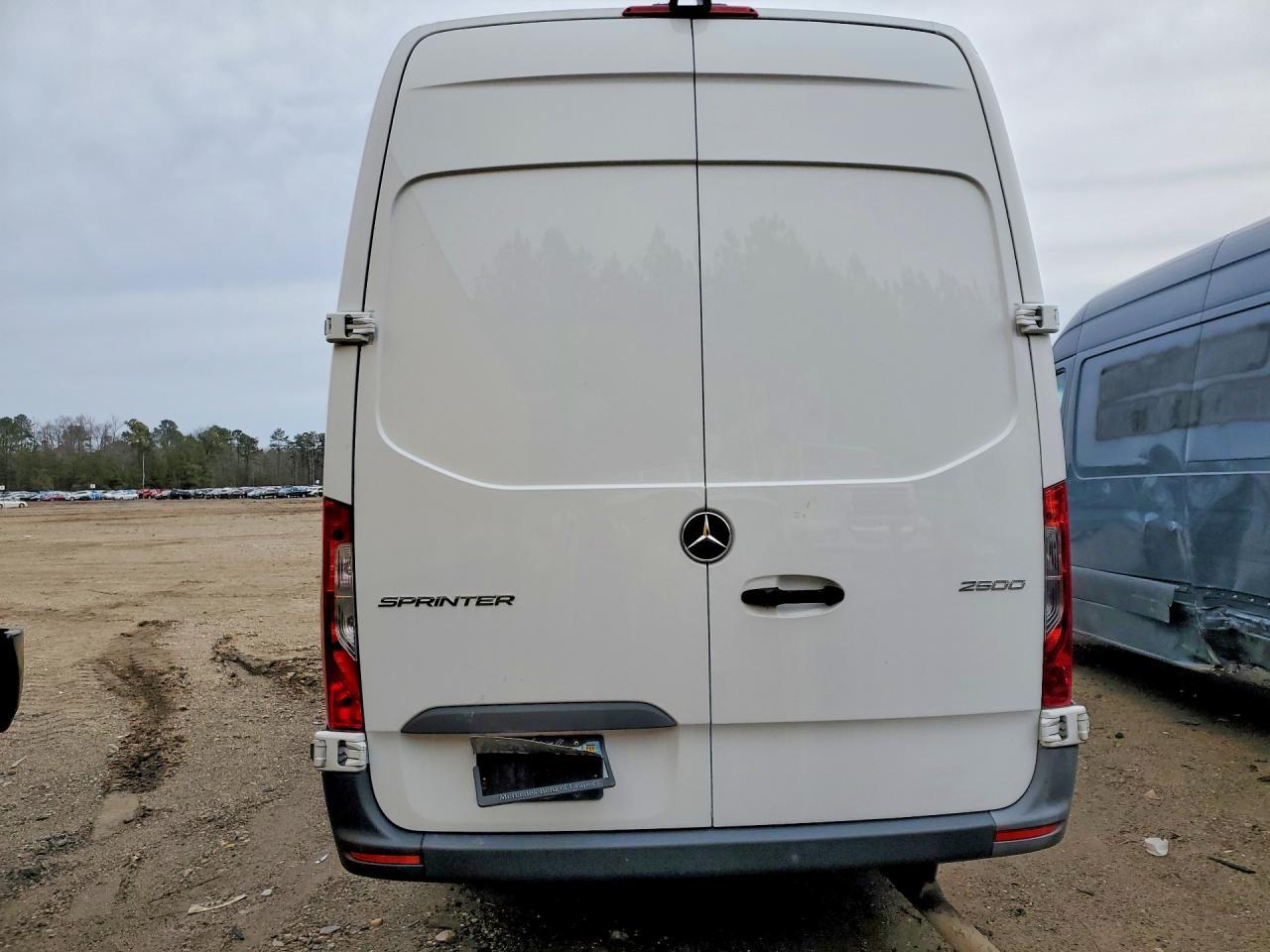 2019 Mercedes Benz Sprinter 2500 Delivery Van - Фото 6