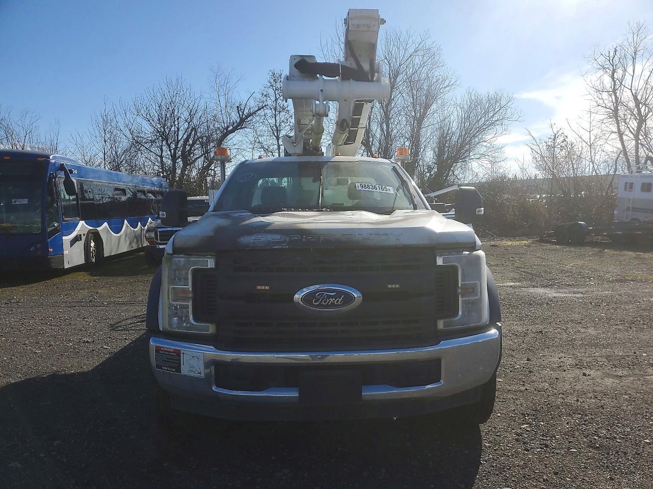 2019 Ford F550 Bucket Truck - Image 5