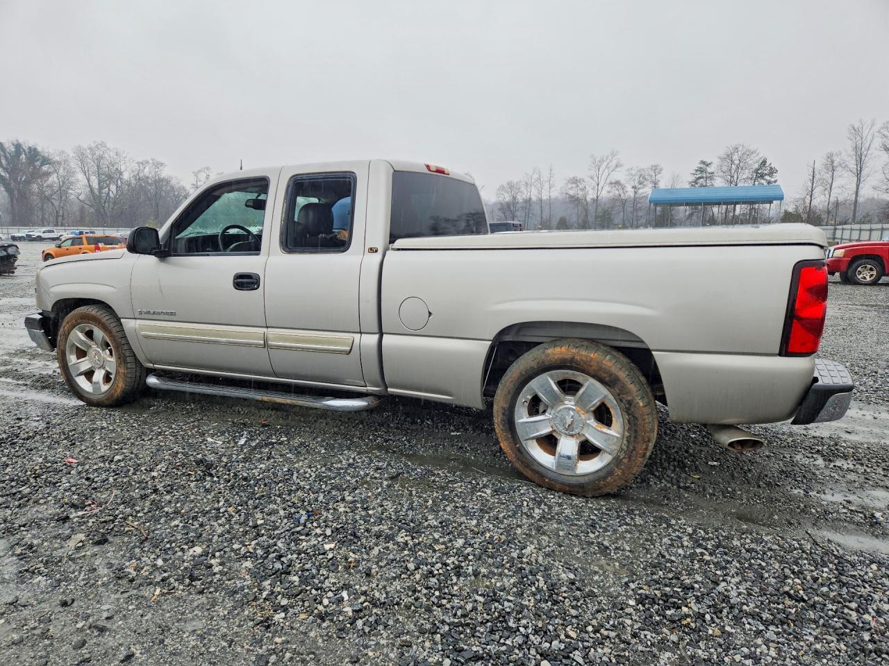 2004 Chevrolet Silverado C1500 - Фото 2