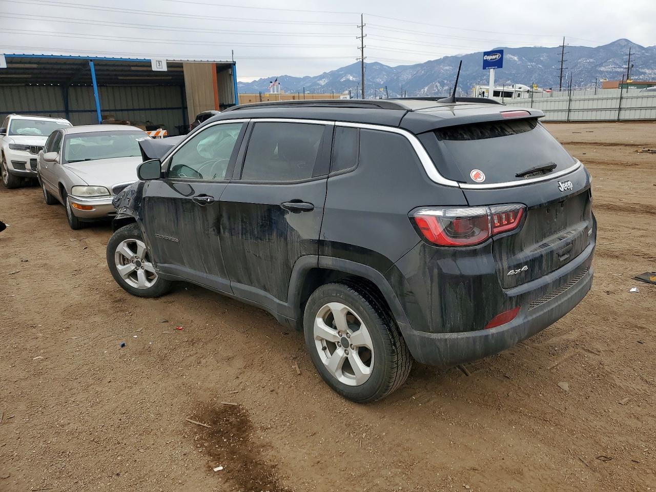 2021 Jeep Compass Latitude - Фото 2